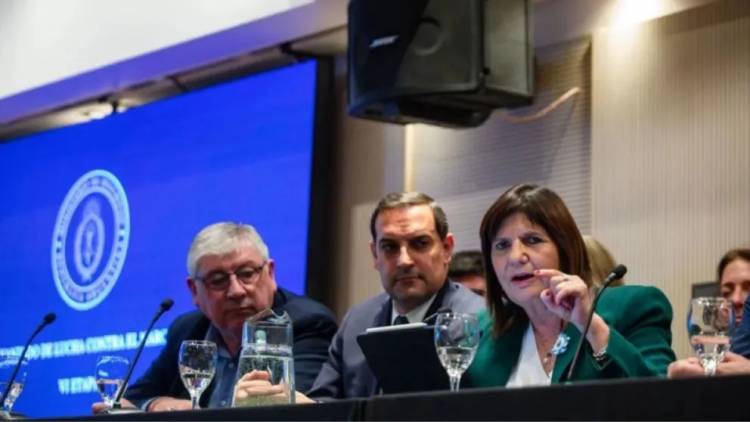Patricia Bullrich anunció la llegada de la Gendarmería Nacional al Alto Valle