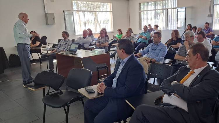 La Facultad Regional del Neuquén adquirió un equipo clave para la Industria petrolera y la formación en ingeniería