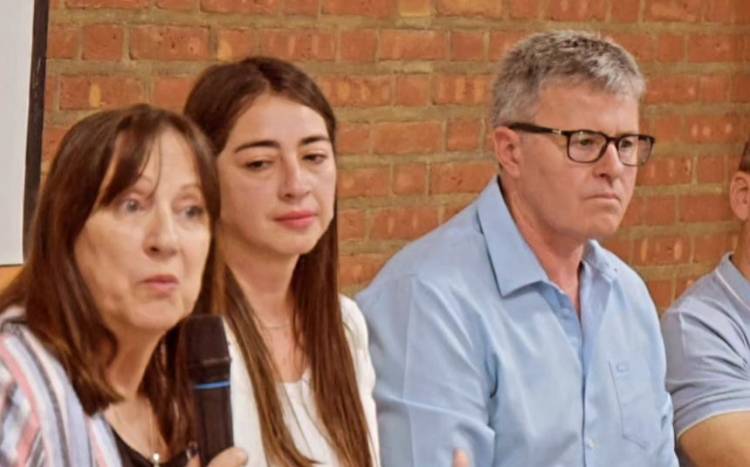 El intendente Claudio Larraza participó del primer encuentro de la Mesa Interinstitucional para mejorar el Bienestar Juvenil