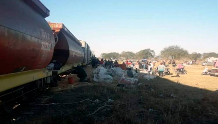 Saquearon un tren en Santa Fe y se robaron cerca de mil toneladas de soja
