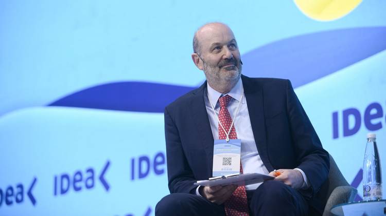 Sturzenegger celebró la baja de 33 mil empleados públicos durante el gobierno de Milei