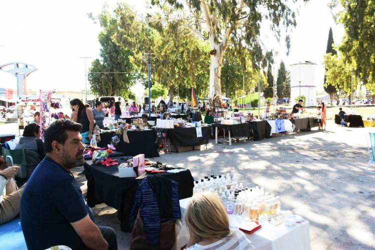 La Agencia de Desarrollo Municipal de Plaza Huincul recuerda que solo los feriantes empadronados pueden participar de Plaza Emprende