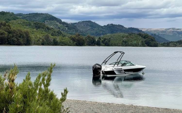 Habilitan nuevos paseos lacustres en el lago Moquehue