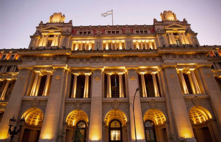 La Corte desafía al Gobierno y establece que puede funcionar con tres jueces