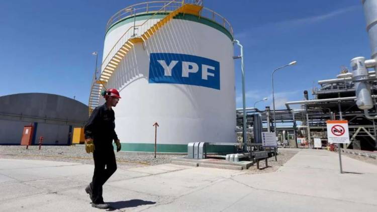 YPF vende su filial de lubricantes en Brasil a Usiquimica