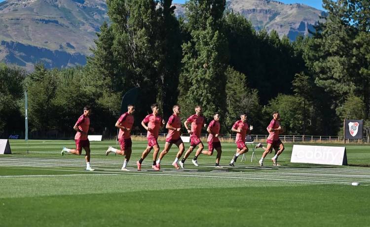 Paisajes dignos de Heidi enmarcan la dura pretemporada de River