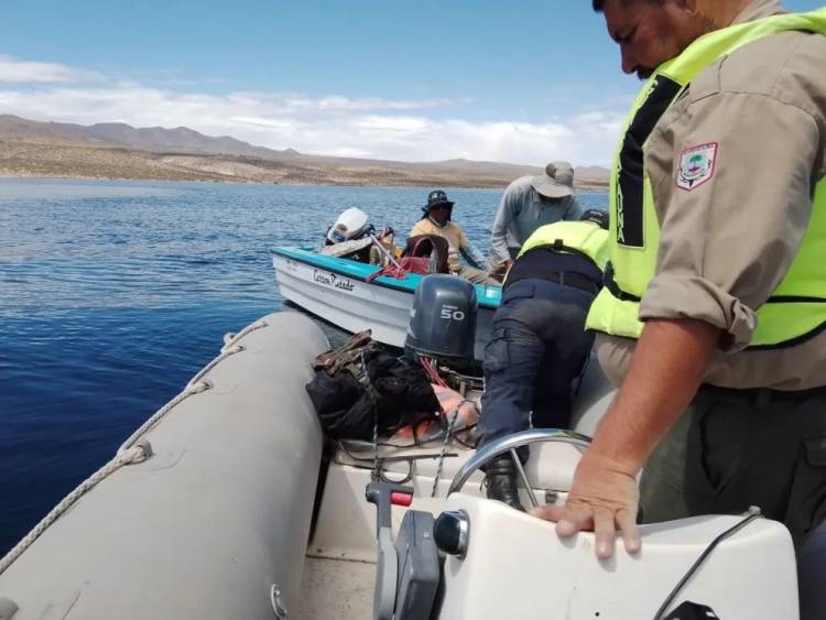 Rescataron a dos pescadores en el embalse Alicurá