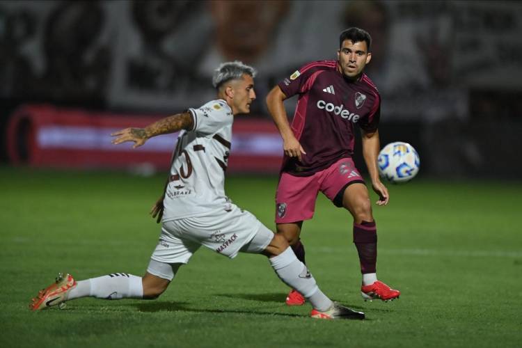 River brindó una pálida versión y rescató un punto sobre el cierre ante Platense