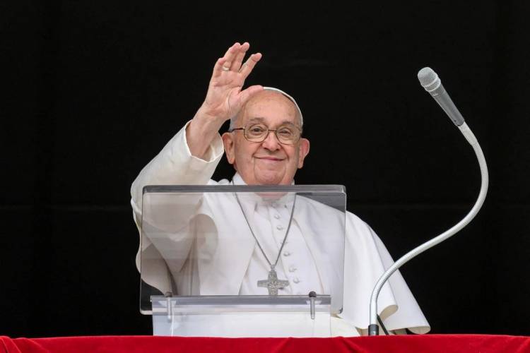 Crisis respiratoria y transfusión de sangre por trombocitopenia: el Papa Francisco está en estado "crítico"