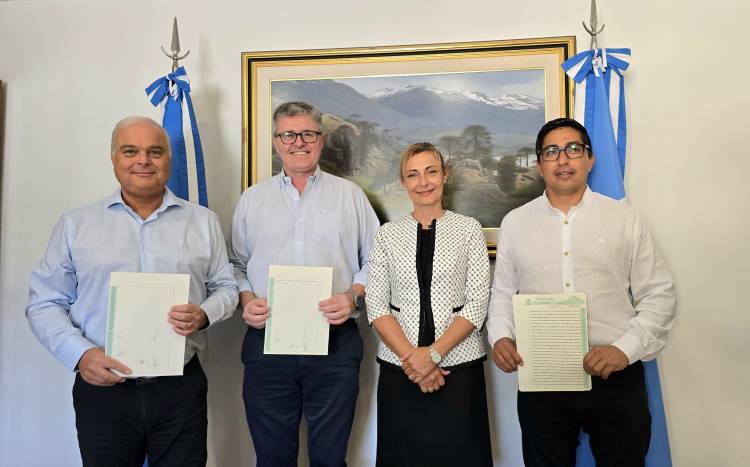 Plaza Huincul transfirió 80 lotes a favor del IPVU 