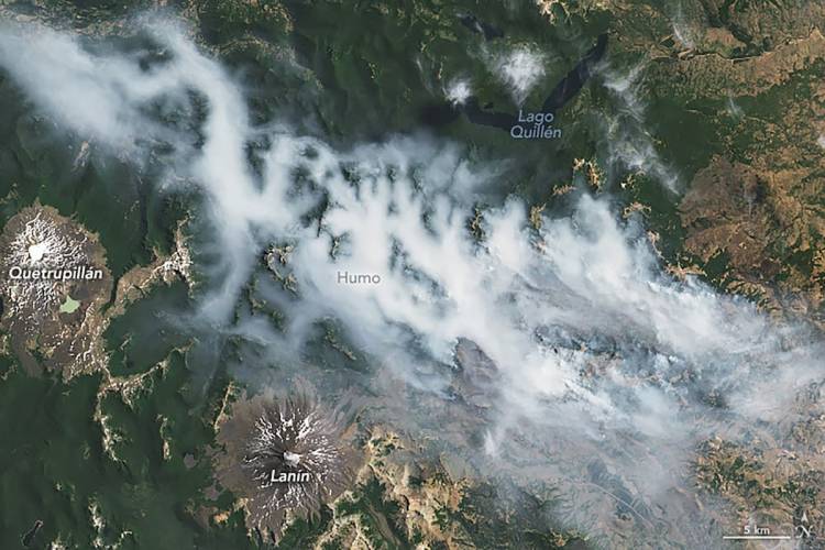 La NASA reveló impactantes imágenes desde el espacio de los incendios en el parque nacional Lanín