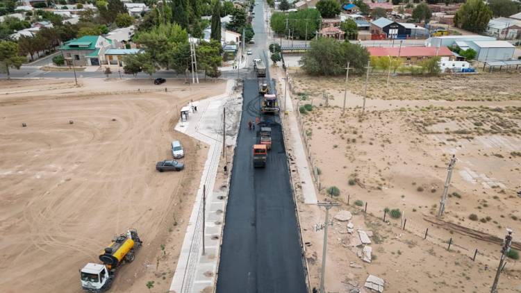 Avanza la obra de repavimentación del barrio Central 