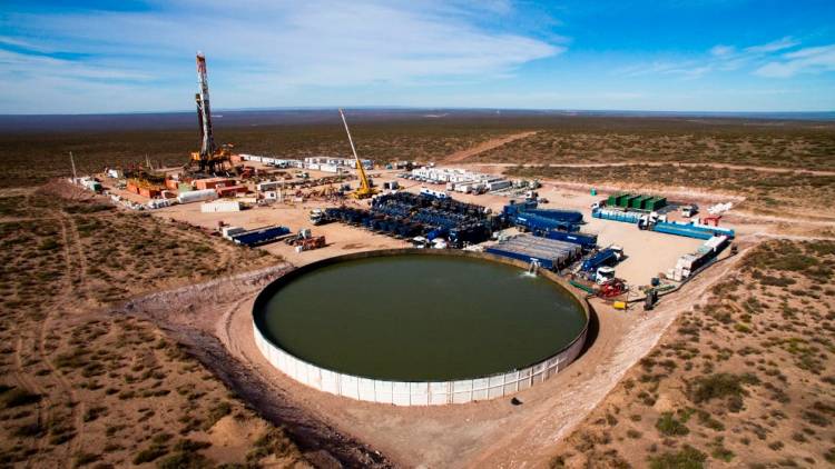 Neuquén impulsa el desarrollo hidrocarburífero con cuatro nuevas concesiones a YPF