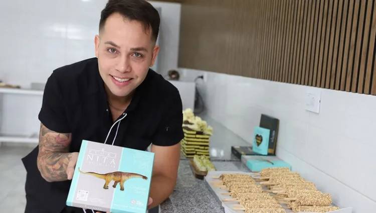 Neuquén tiene su Willy Wonka: quién es el joven que deslumbra con esculturas de chocolate
