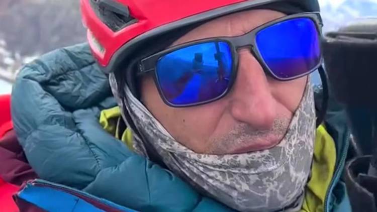 El trágico final del alpinista argentino en el Mont Blanc: “Chocó contra la pared y quedó colgando”
