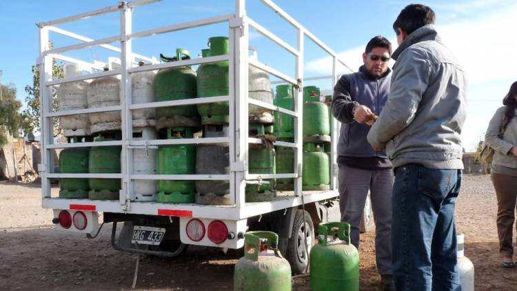 En medio de la crisis del gas y la ola de frío, el Gobierno liberó el precio de las garrafas