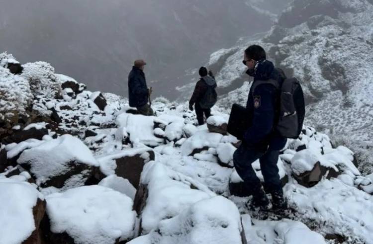 A pie lograron llegar al puesto rural y recuperar el cuerpo del criancero fallecido