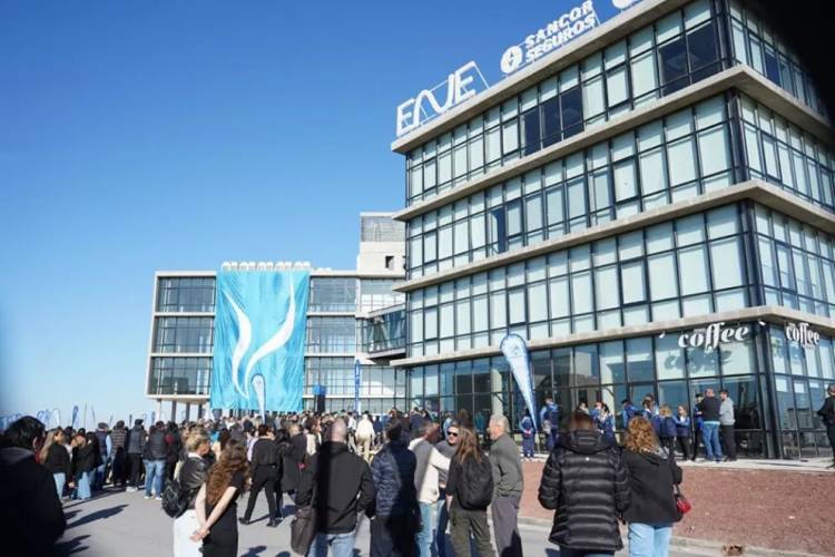 Se inauguró la segunda nave del Polo Científico que alojará al Instituto Vaca Muerta: “El empleo primero para Neuquén”