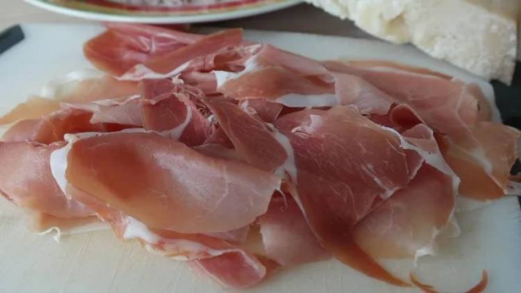 Por la detección de un virus contagioso, el Senasa prohibió las importaciones de alimentos porcinos de España