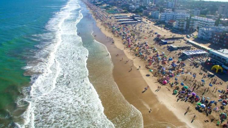 Vacaciones 2026: una familia tipo necesita casi $4 millones para viajar a un destino nacional