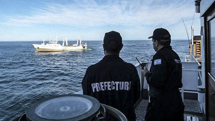 Arrasan Mar Argentino: detectan 600 barcos extranjeros y que pescan cuatro veces más que la flota nacional
