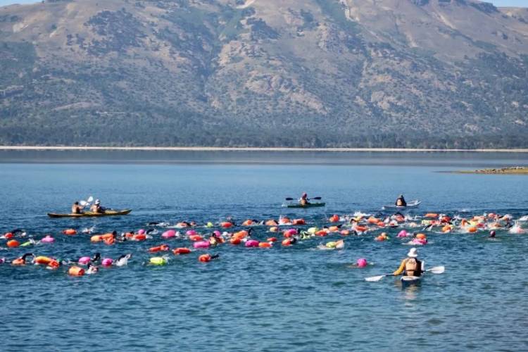Las inscripciones para el Cruce a Nado del Lago Aluminé 2027 ya están abiertas